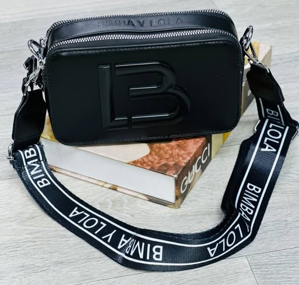 Pata Handbags Nzuri. Sporty Design