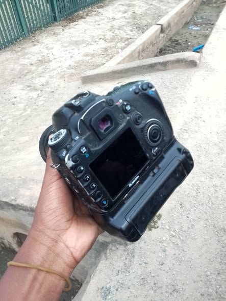 Camera Canon 7D Imenyooka Sana 🔥🔥