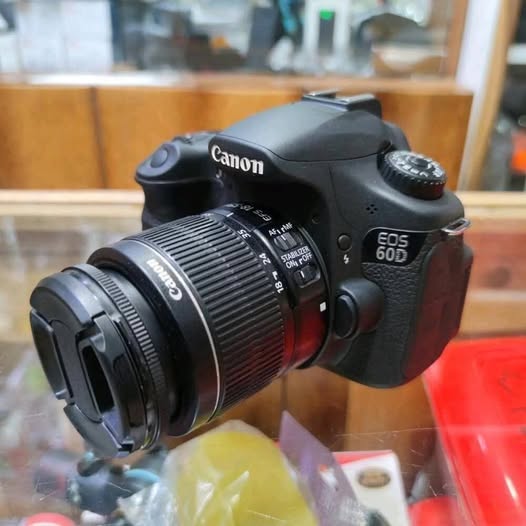 CANON 60D lens 18-55mm
