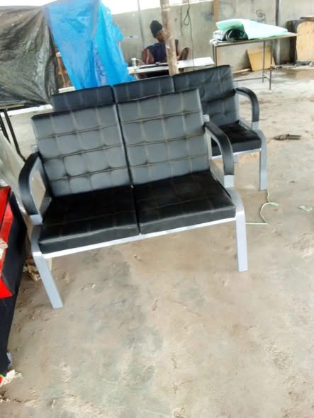 Waiting Chairs. Designs Mbalimbali