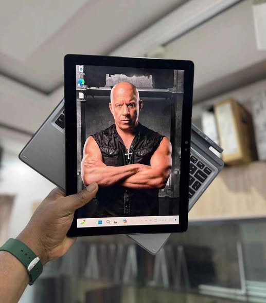 Dell Latitude 7200 – Core i5 💻