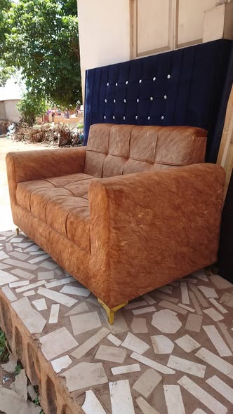 Sofa Set Zinauzwa