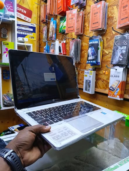 HP FOLIO 9480m HDD 500GB RAM 6GB