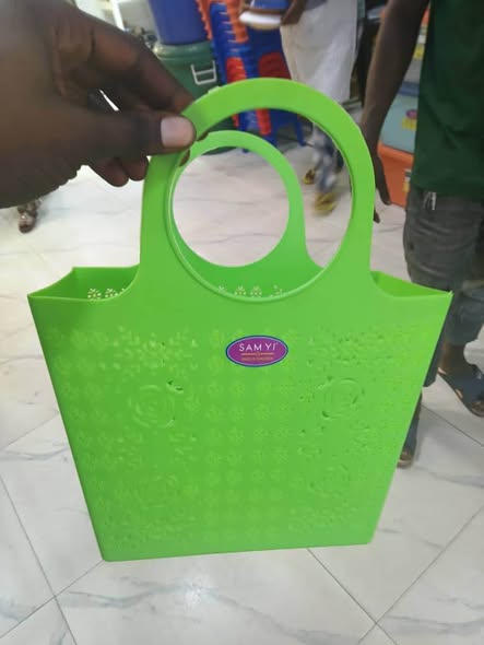 Vikapu Vizuri na Imara Sana. Rangi Zote