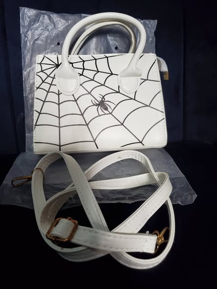 Tunauza Pochi Nzuri Classic za Dukani