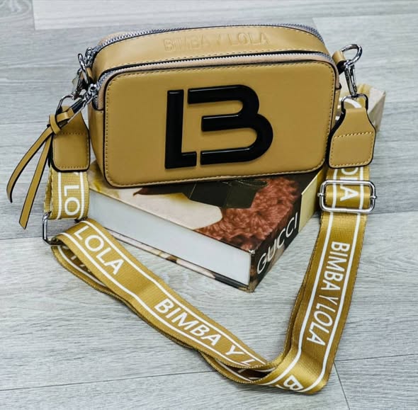 Pata Handbags Nzuri. Sporty Design