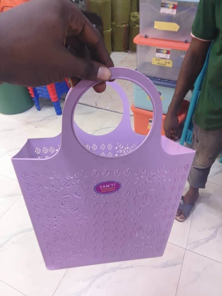 Vikapu Vizuri na Imara Sana. Rangi Zote