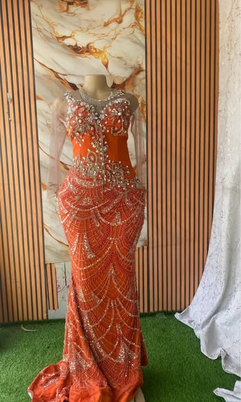 Tunakodisha Magauni ya Sherehe Aina Zote