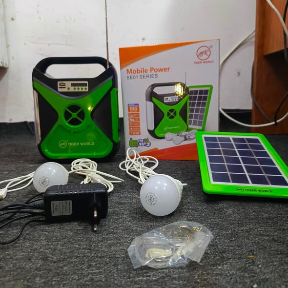 Radio ya Solar yenye Bluetooth na Tochi Kubwa