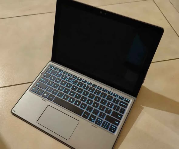 Dell Latitude 7200 – Core i5 💻