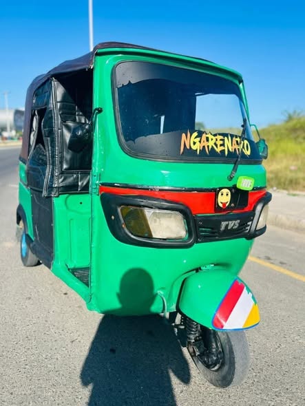 Bajaji Tvs King Deluxe. Nzuri Sana