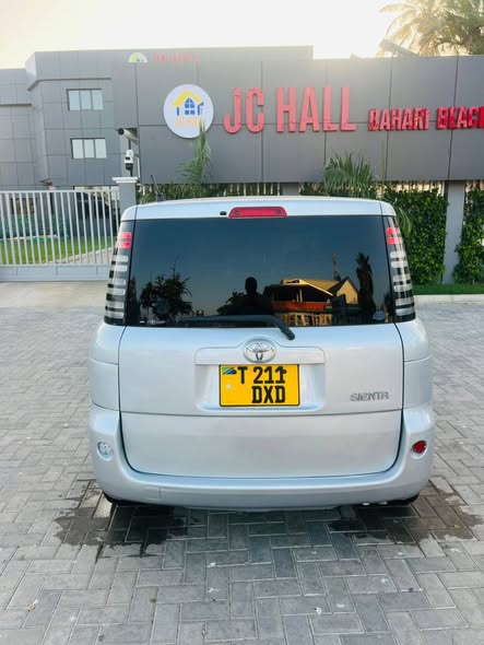 TOYOTA SIENTA CLEAN!!