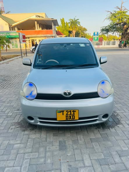 TOYOTA SIENTA CLEAN!!