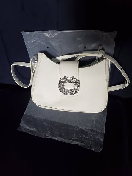 Tunauza Pochi Nzuri Classic za Dukani