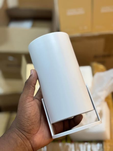 4K PORTABLE PROJECTOR