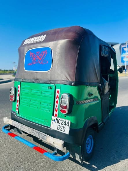 Bajaji Tvs King Deluxe. Nzuri Sana