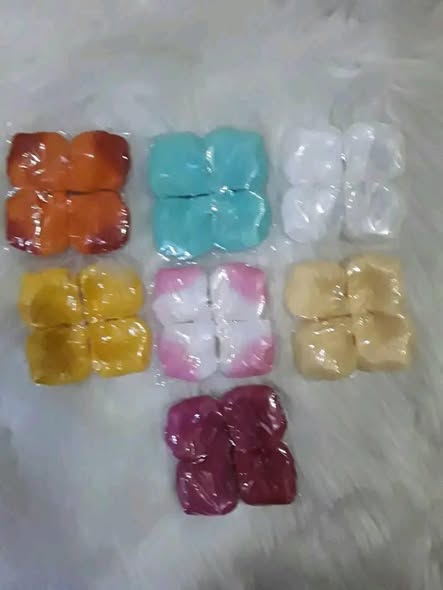 Maua ya Kumwaga Kitandani Rangi Zote