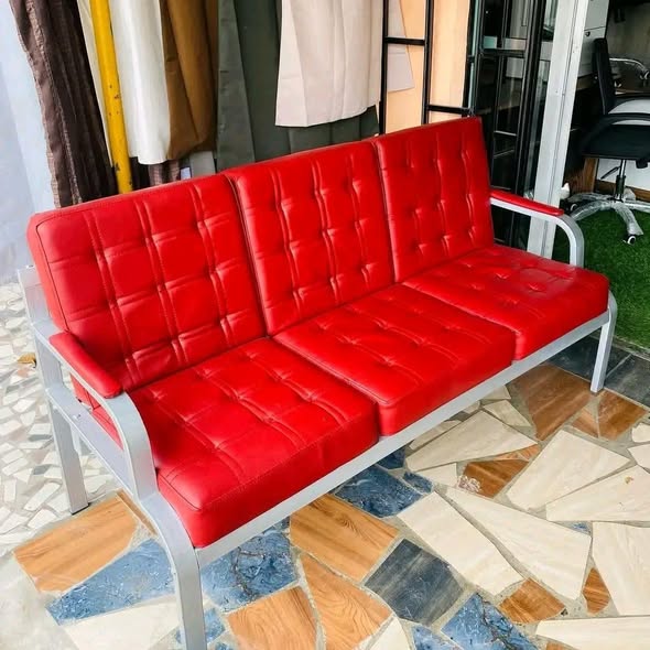 Waiting Chairs. Designs Mbalimbali