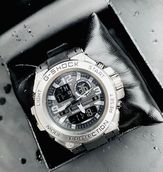 Brand New Casio Watch. Double Watch (Analog & Digital)