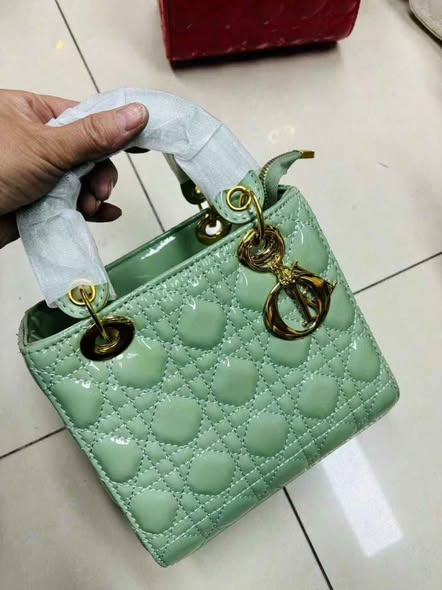 BRAND AND QUALITY HANDBAGS