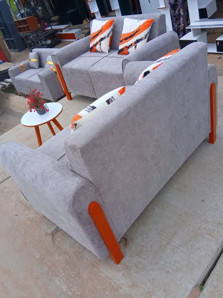 Sofa Nzuri Sana Zipo. Karibuni