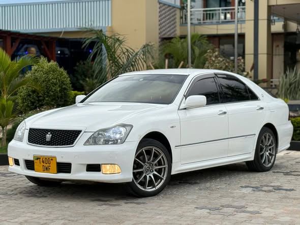 CROWN ATHLETE (New Stock!!)🔥🚘