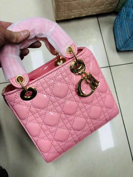 BRAND AND QUALITY HANDBAGS