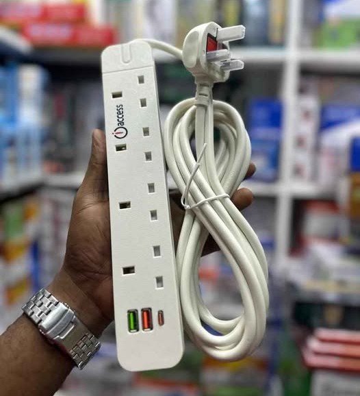 BRAVO EXTENSION CABLE WITH FOUR SOCKETS AND 3 USB PORT