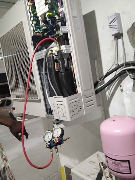 Tunafunga AC Aina Zote. Service Pamoja na Matengenezo