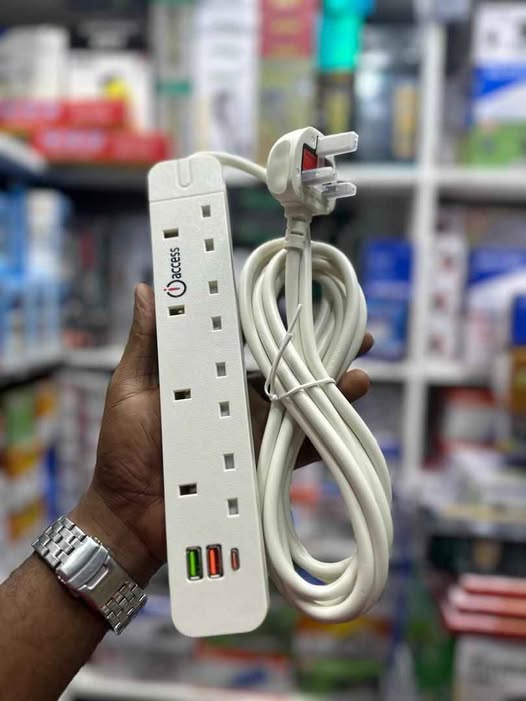 BRAVO EXTENSION CABLE WITH FOUR SOCKETS AND 3 USB PORT