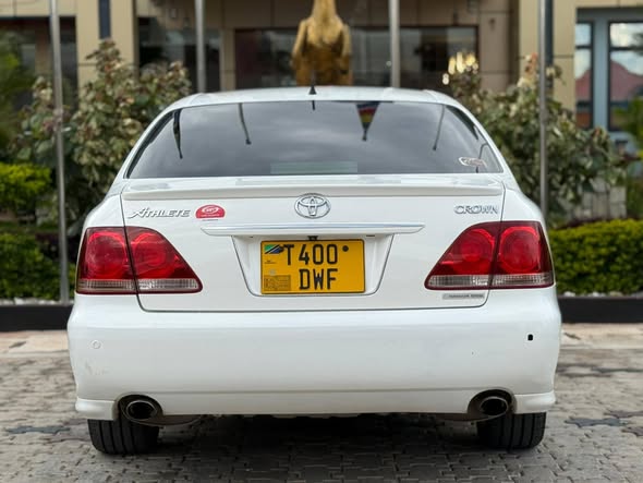 CROWN ATHLETE (New Stock!!)🔥🚘