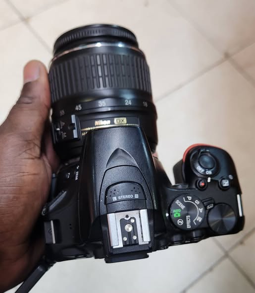 Brand: Nikon D5600