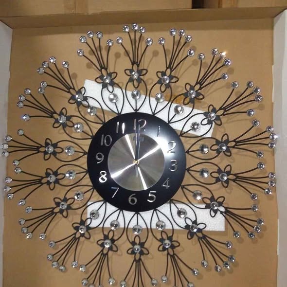 Saa za Ukutani Design Tofauti Zipoo!