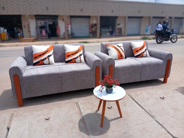 Sofa Nzuri Sana Zipo. Karibuni