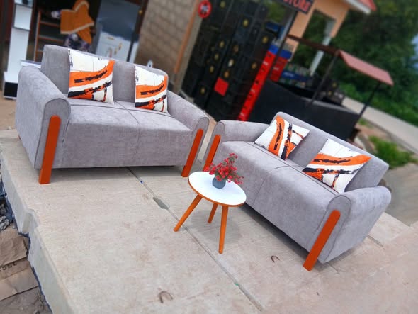 Sofa Nzuri Sana Zipo. Karibuni