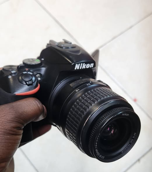 Brand: Nikon D5600