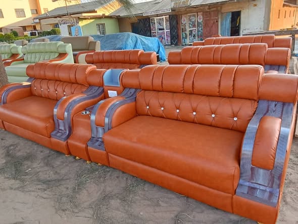 Fundi Sofa Quality Kwanza. Tunafanya kwa Oda