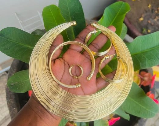 Seti Nzuri ya Cheni, Hereni , Bracelet & Pete