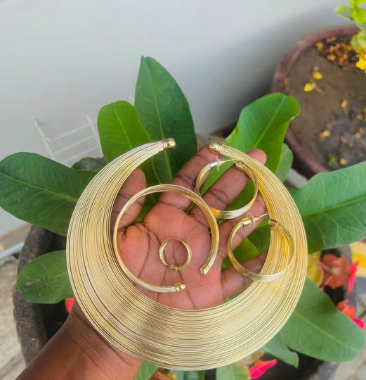 Seti Nzuri ya Cheni, Hereni , Bracelet & Pete