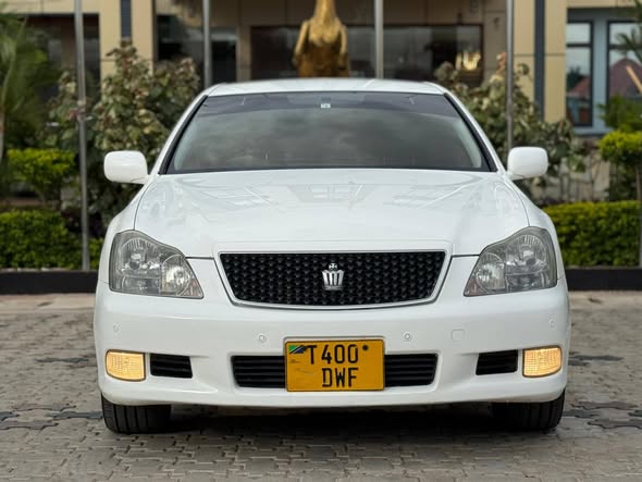 CROWN ATHLETE (New Stock!!)🔥🚘