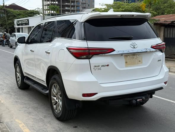 TOYOTA FORTUNER 2.8 GD6 VX 4×4 💎