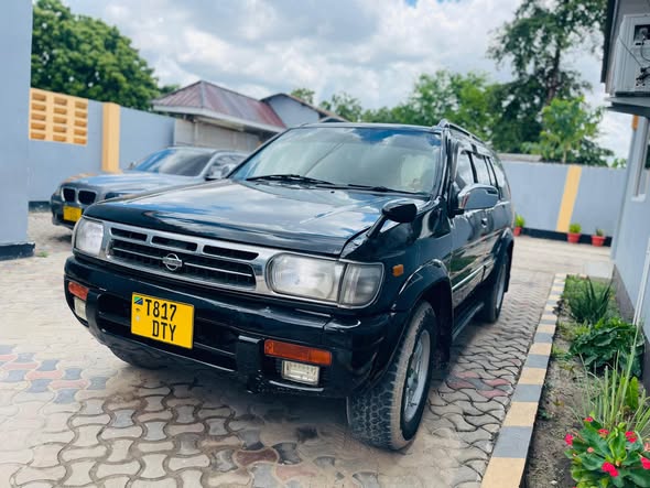 Nissan Terrano Nzuri Sana