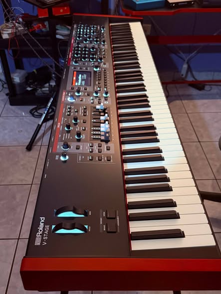 Roland v-stage