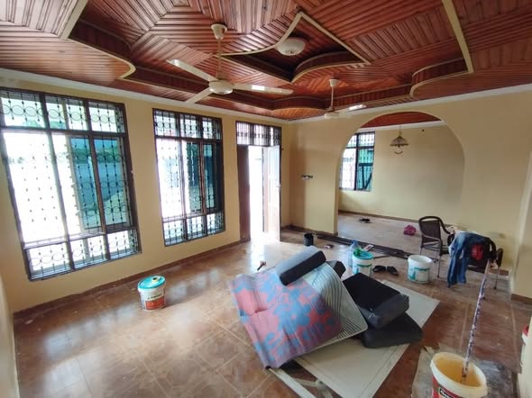 JUMBA KUBWA LA KIFAHARI LINAUZWA