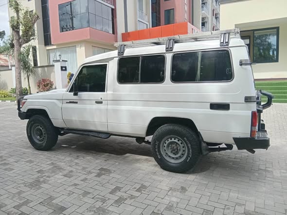 TOYOTA LAND CRUISER HARD TOP