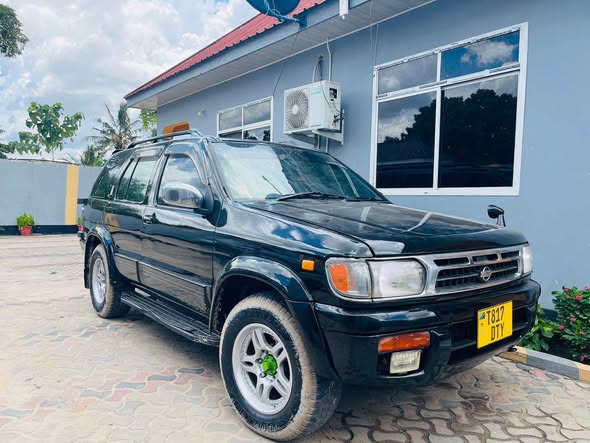 Nissan Terrano Nzuri Sana