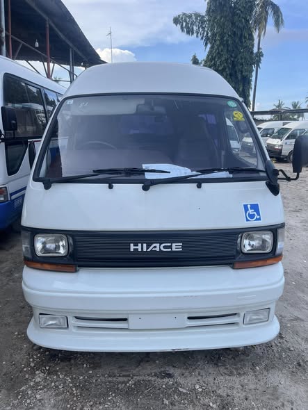 TOYOTA HIACE (CHESIS)