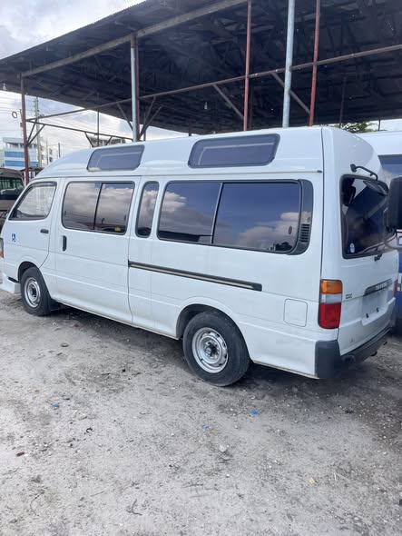 TOYOTA HIACE (CHESIS)