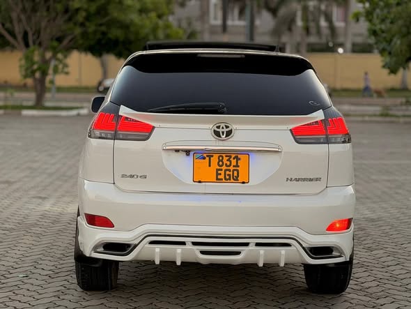 TOYOTA HARRIER 240G EGQ