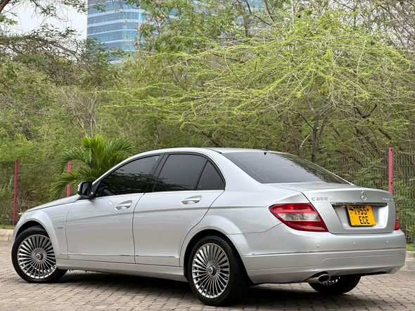 MERCEDES BENZ C CLASS